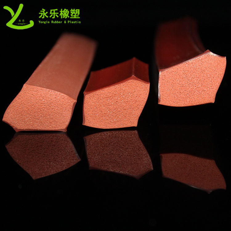 津南擠出復(fù)合發(fā)泡硅膠條，耐高溫復(fù)合發(fā)泡硅膠條，耐老化復(fù)合發(fā)泡硅膠條