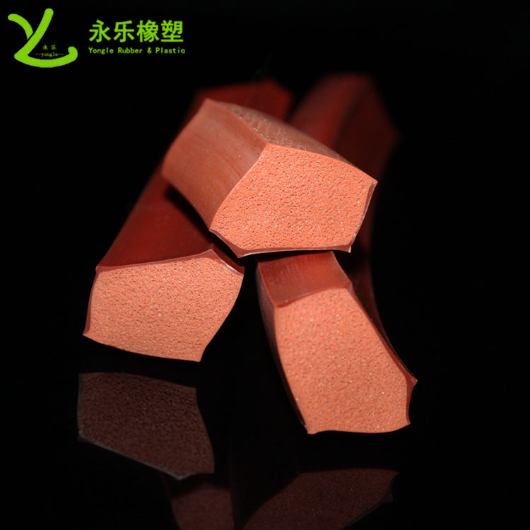 津南擠出復(fù)合發(fā)泡硅膠條，耐高溫復(fù)合發(fā)泡硅膠條，耐老化復(fù)合發(fā)泡硅膠條